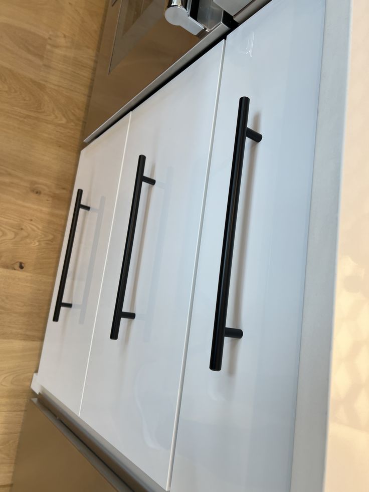 Door & Drawer Handles
